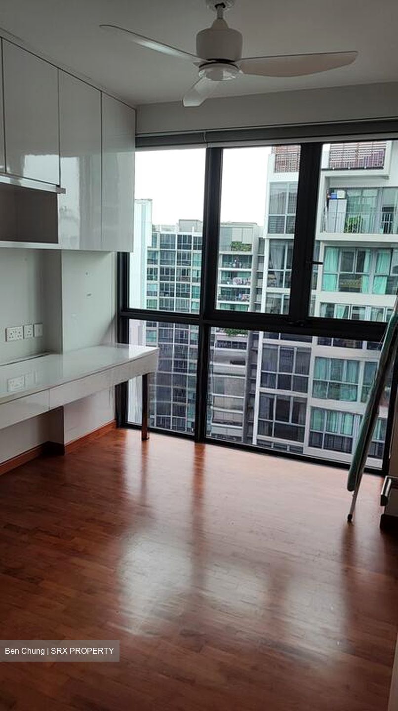 Esparina Residences (D19), Condominium #460305451